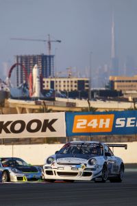 Porsche 997 GT3 CUP S n°64 sur le circuit de Dubai