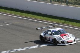 La Porsche GT3 R n°14 sur la piste